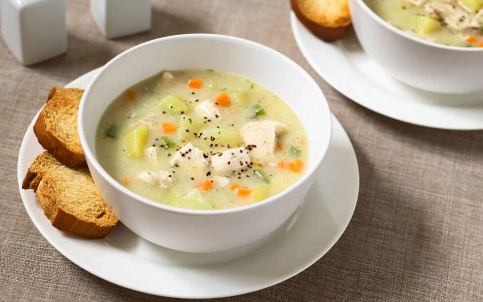 Κοτόσουπα και κρυολόγημα: Πόσο βοηθά στην αντιμετώπισή του;